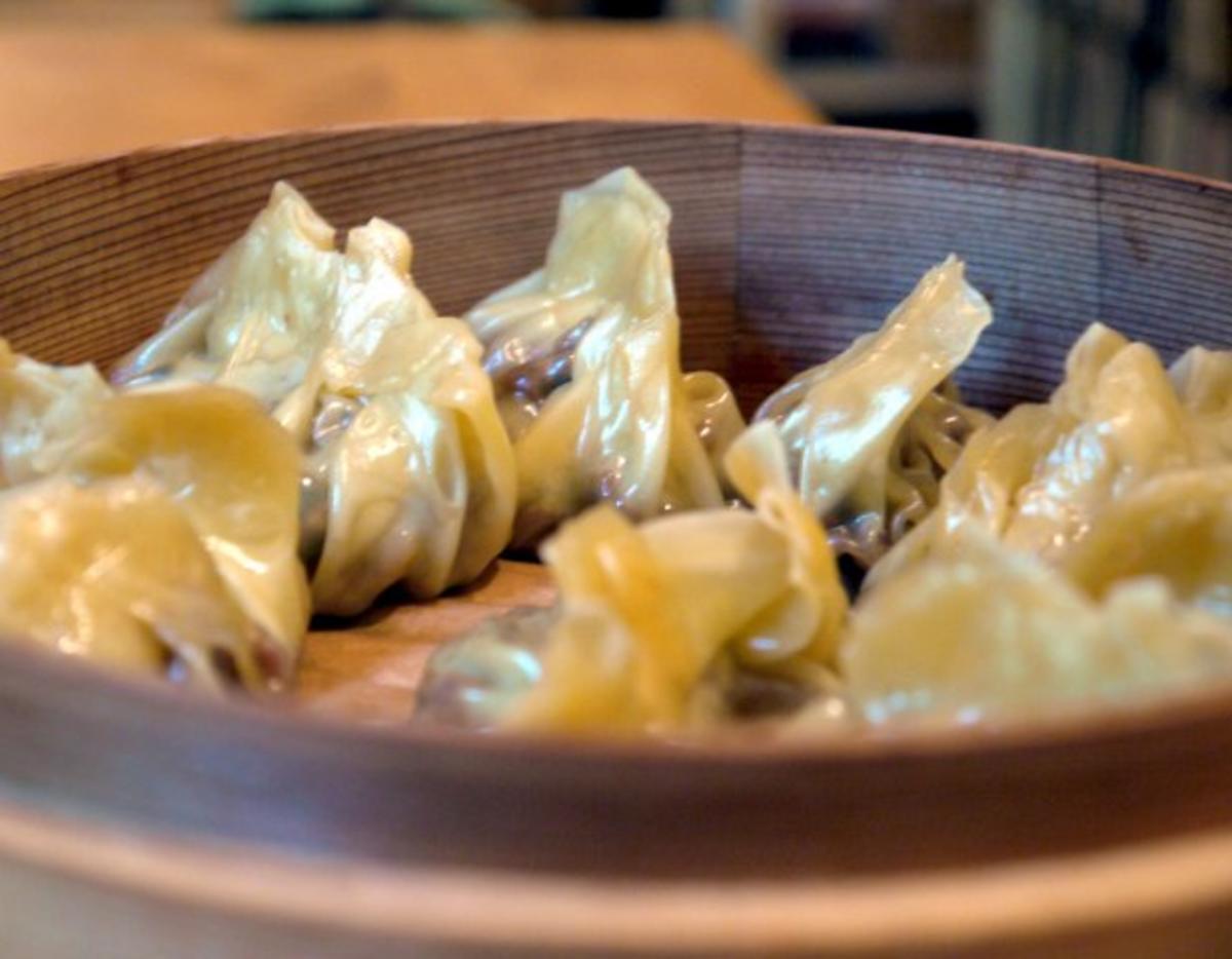 Dim Sum mit Pfifferling-Hackfleisch-Füllung und Knobi-Dip - Rezept - Bild Nr. 13