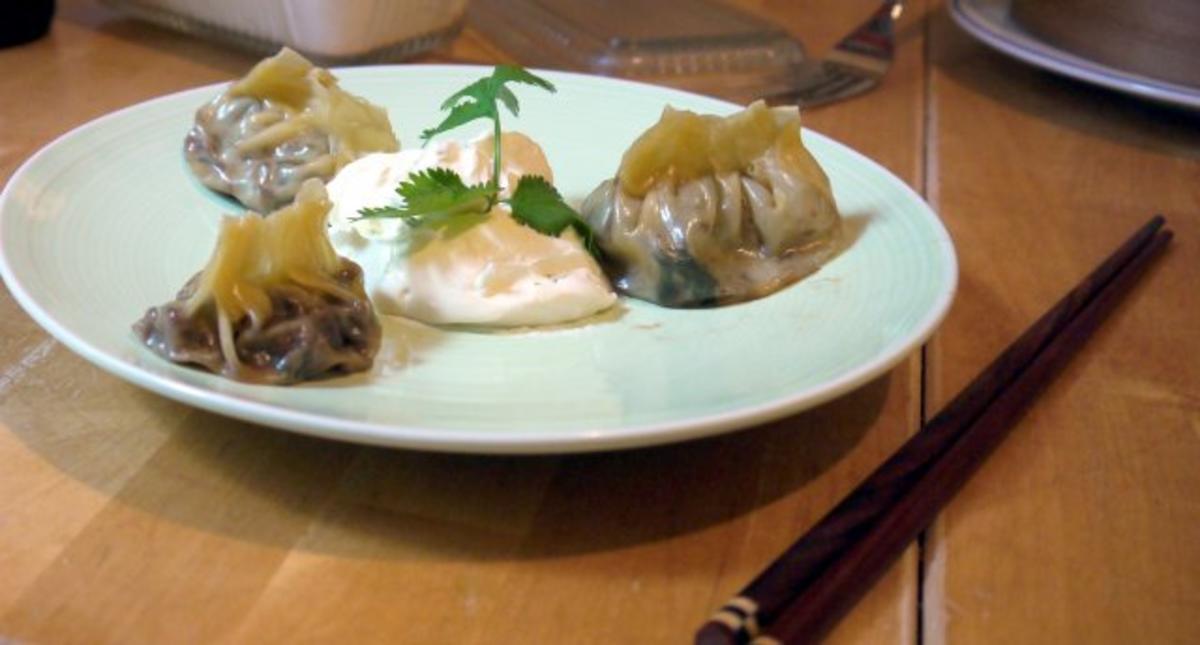 Dim Sum mit Pfifferling-Hackfleisch-Füllung und Knobi-Dip - Rezept ...