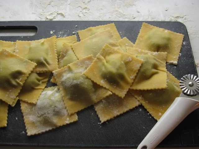 Rezept: Raviolis mit Spinat-Käse-Füllung Bild Nr. 9 Raviolis mit Spinat-Käse-Füllung - Rezept - Bild Nr. 9