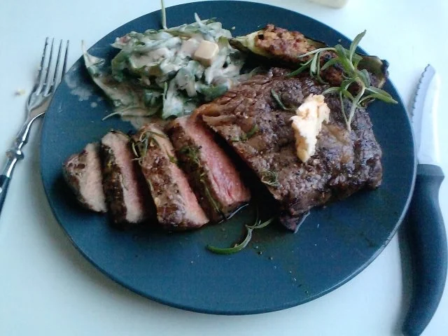 Rezept: Entrecôte grillée à la perfection - Entrecote perfekt gegrillt Bild Nr. 6 Entrecôte grillée à la perfection - Entrecote perfekt gegrillt - Rezept - Bild Nr. 6