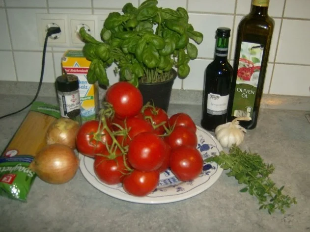 Rezept: Klassische Tomatensauce Bild Nr. 2 Klassische Tomatensauce - Rezept - Bild Nr. 2