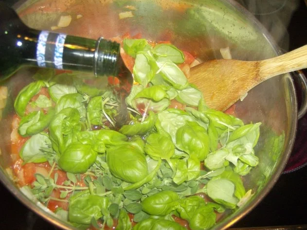 Rezept: Klassische Tomatensauce Bild Nr. 6 Klassische Tomatensauce - Rezept - Bild Nr. 6