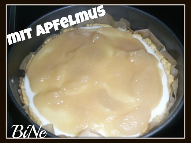 Rezept: BiNe` S VANILLE - APFELMUSKUCHEN Bild Nr. 7 BiNe` S VANILLE - APFELMUSKUCHEN - Rezept - Bild Nr. 7