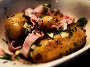 Rustikaler Pellkartoffelsalat - Rezept