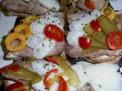 IDEE für PARTY, TAPAS: Herzhafte fruchtig garnierte Bratenschnittchen - Rezept