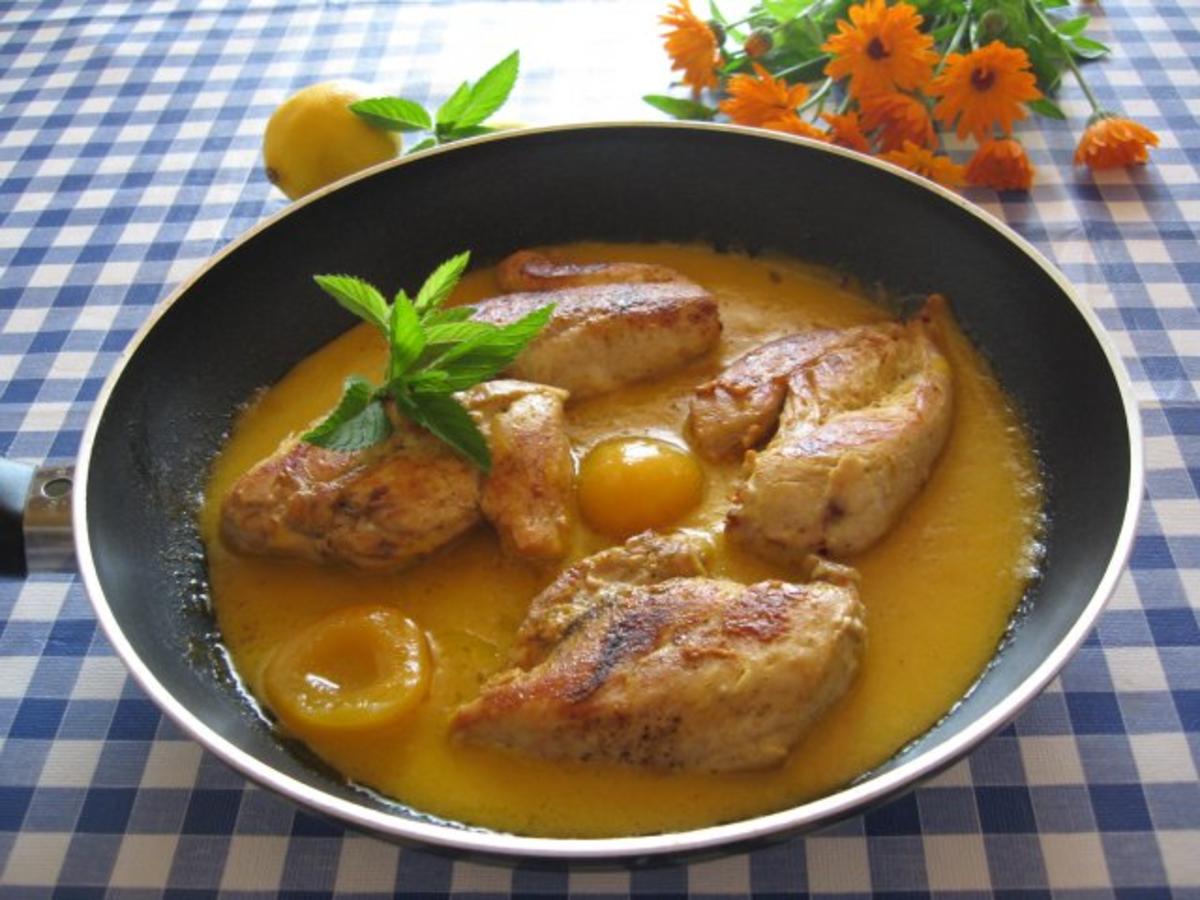 Hähnchenbrust mit Aprikosen - Curry - Soße - Rezept