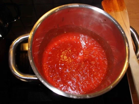 Rezept: Tomatensoße Bild Nr. 4 Tomatensoße - Rezept - Bild Nr. 4