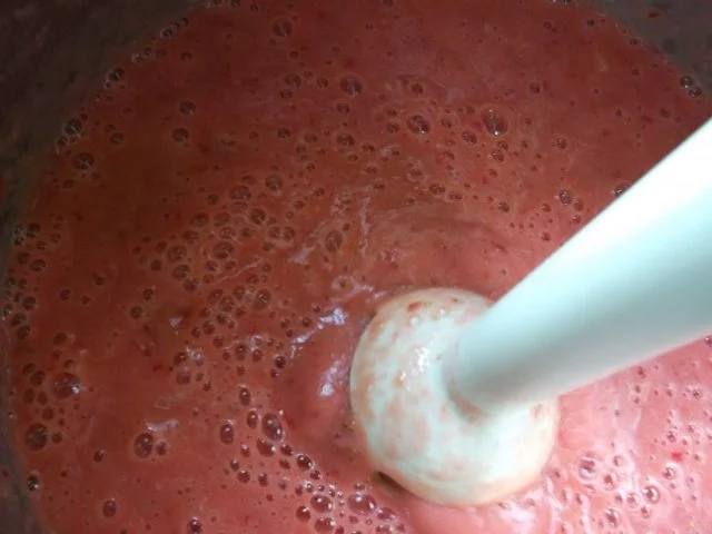 Rezept: Erdbeer-Banane-Vanille-Marmelade Bild Nr. 4 Erdbeer-Banane-Vanille-Marmelade - Rezept - Bild Nr. 4