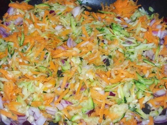 Rigatoni mit Gemüse-Hackbällchen in Schinken-Tomatensoße - Rezept - Bild Nr. 3