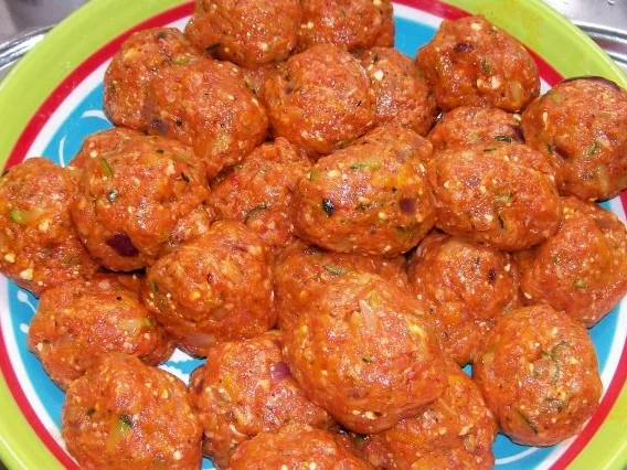 Rigatoni mit Gemüse-Hackbällchen in Schinken-Tomatensoße - Rezept - Bild Nr. 4