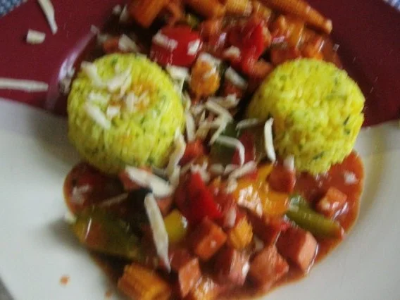 Leberkäsepfanne mit Paprika und Reis - Rezept