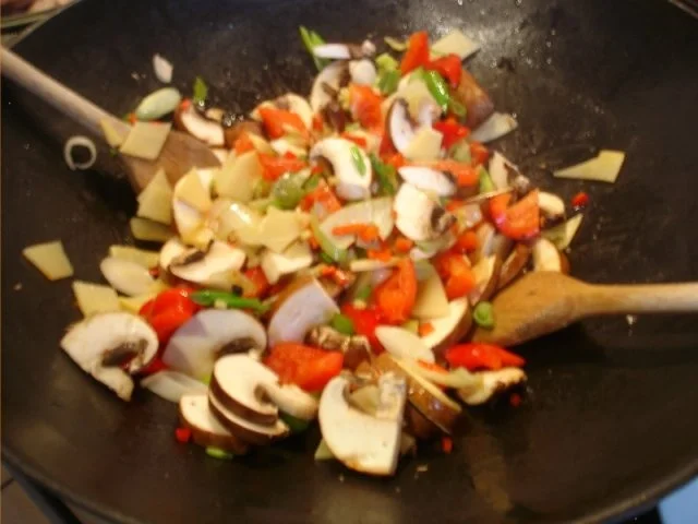 Rezept: Schweinefilet im Wok mit Reis und Salat Bild Nr. 12 Schweinefilet im Wok mit Reis und Salat - Rezept - Bild Nr. 12