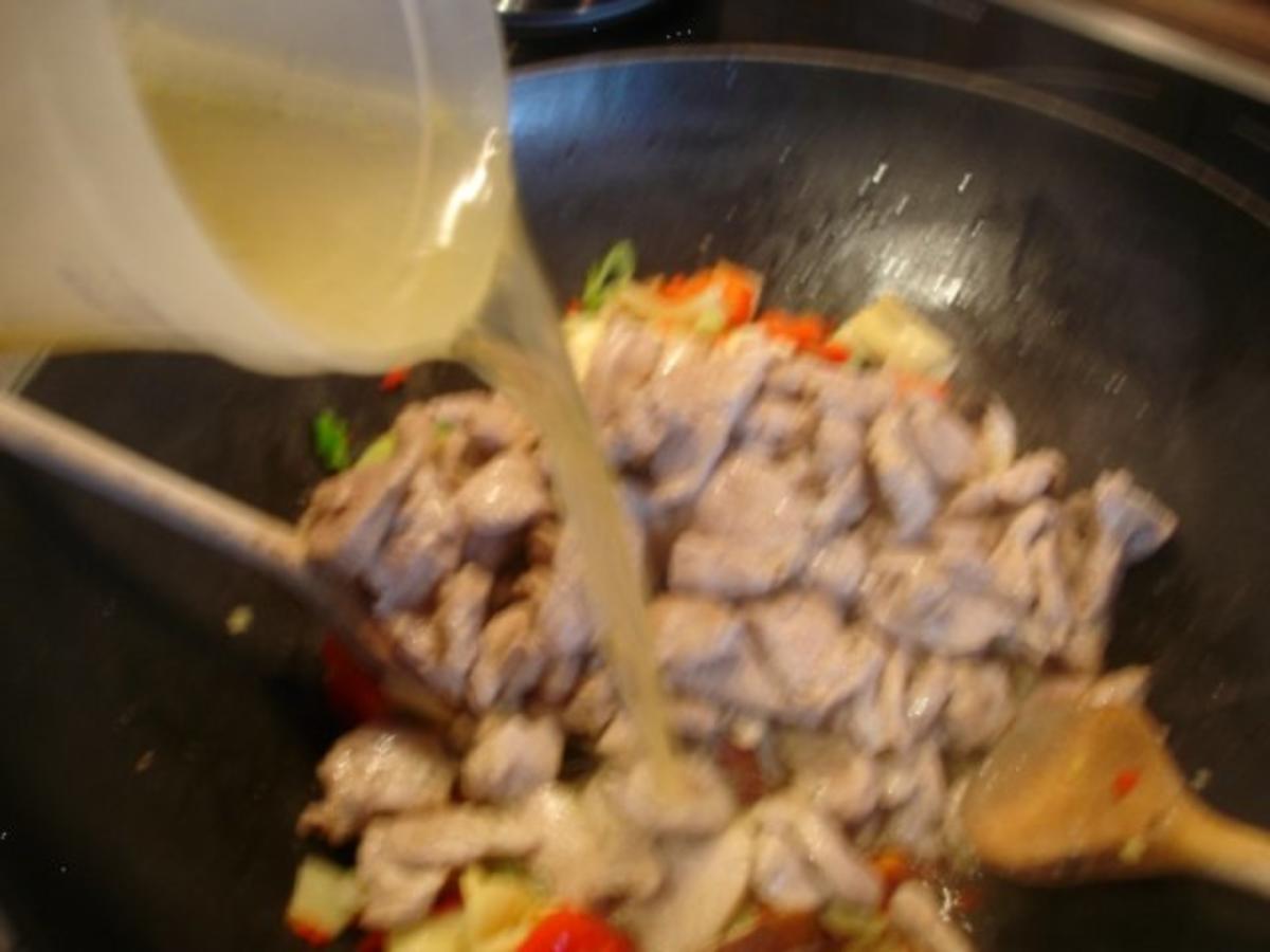 Schweinefilet im Wok mit Reis und Salat - Rezept - Bild Nr. 14