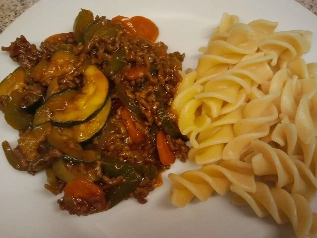 Gemüsepfanne mit Rinderhack - Rezept