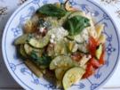 Penne mit Tomate und Zucchini - Rezept