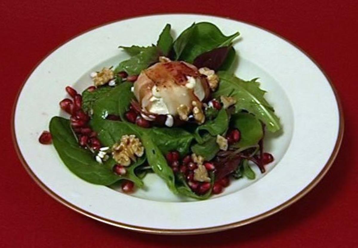 Wildkräutersalat mit Granatapfelkernen und Walnüssen (Falk-Willy Wild)
- Rezept von Das perfekte Promi Dinner