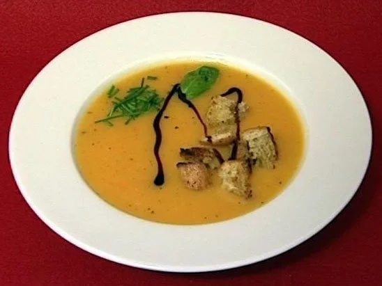 Kartoffelcremesuppe mit Croutons (Sarina Nowak) - Rezept