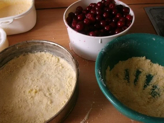 Rezept: Kirsch-Käse Streuselkuchen Bild Nr. 6 Kirsch-Käse Streuselkuchen - Rezept - Bild Nr. 6