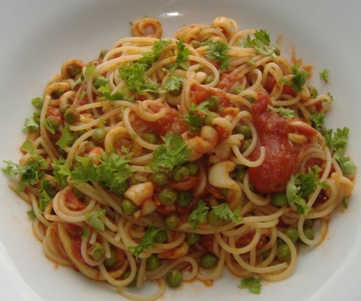 Spaghetti mit Kalmar und Erbsen - Rezept