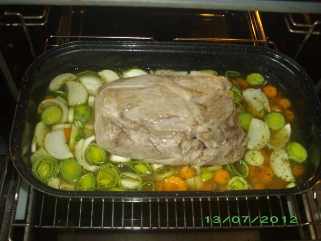 "boarischa" Krustenbraten m. Dunkelbiersoße - Rezept - Bild Nr. 2