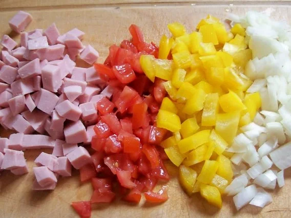 Rezept: Kartoffel-Eier-Pfanne mit Paprika und Feta Bild Nr. 3 Kartoffel-Eier-Pfanne mit Paprika und Feta - Rezept - Bild Nr. 3