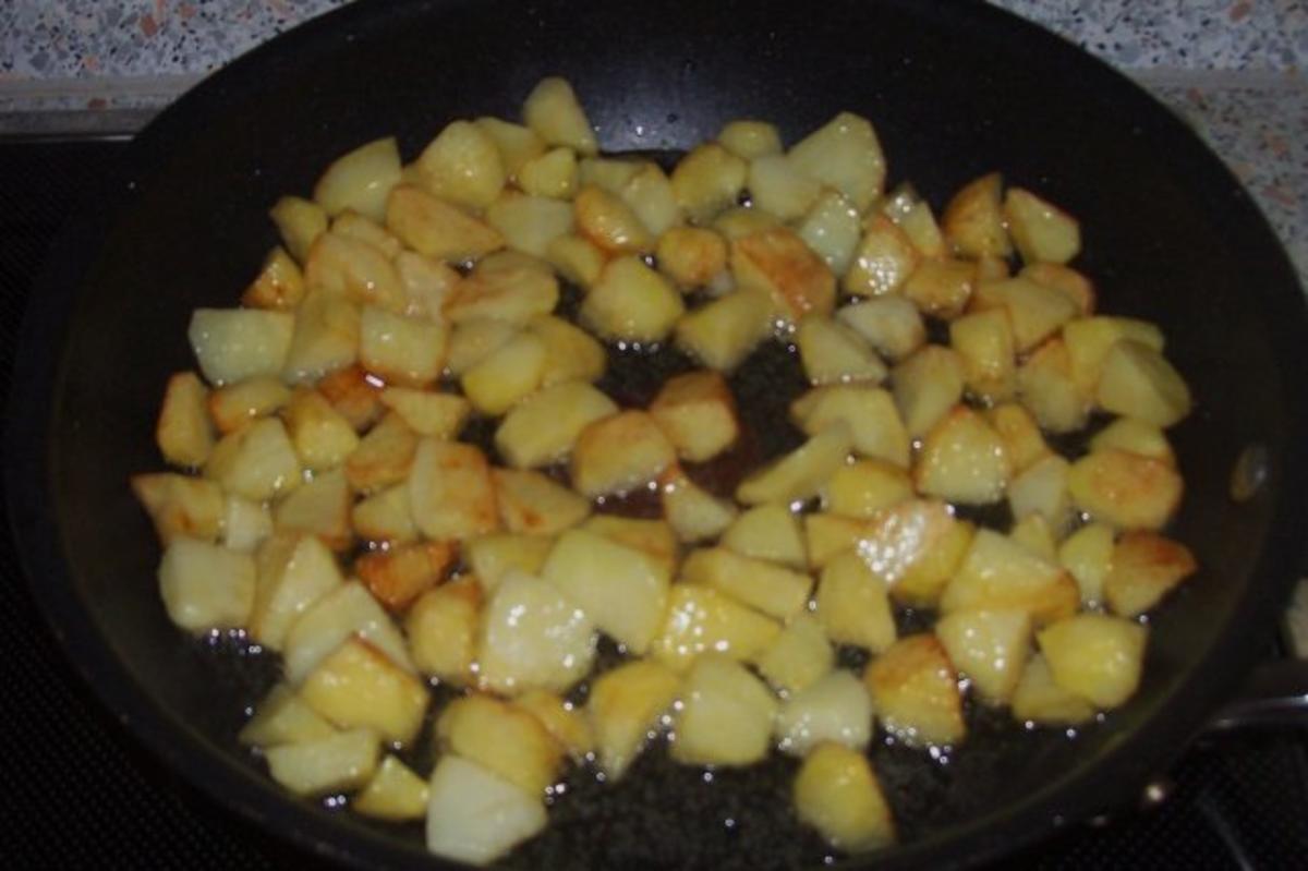 Kartoffel-Eier-Pfanne mit Paprika und Feta - Rezept - Bild Nr. 4