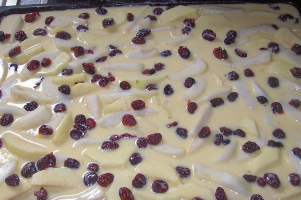 Blechkuchen: Apfel-Birne-Cranberry mit Schmandguss - Rezept - Bild Nr. 7