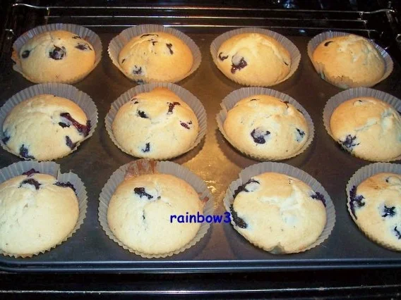 Rezept: Backen: Heidelbeer-Cupcakes Bild Nr. 4 Backen: Heidelbeer-Cupcakes - Rezept - Bild Nr. 4