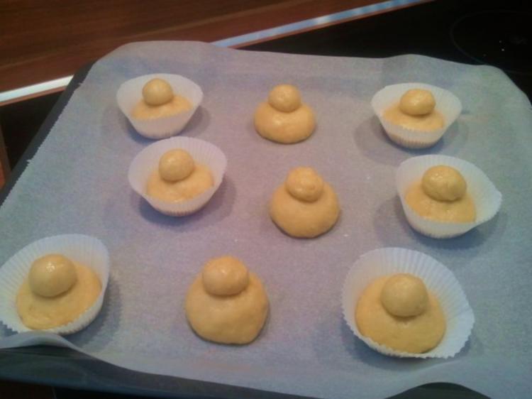 Brioche Ausreichend für eine handelsübliche Kastenbrot-Backform. Oder ...