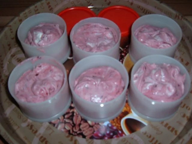 Rezept: Eis : Kirscheis mit Amaretto Bild Nr. 4 Eis : Kirscheis mit Amaretto - Rezept - Bild Nr. 4