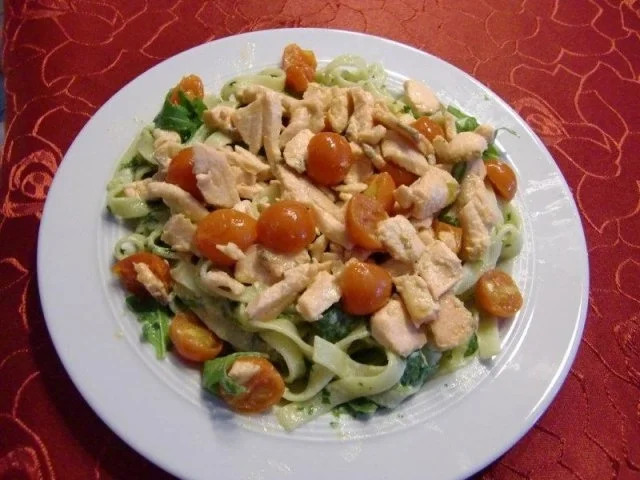 Rezept: Tagliatelle mit Pesto & geräucherten Lachs Bild Nr. 15 Tagliatelle mit Pesto & geräucherten Lachs - Rezept - Bild Nr. 15