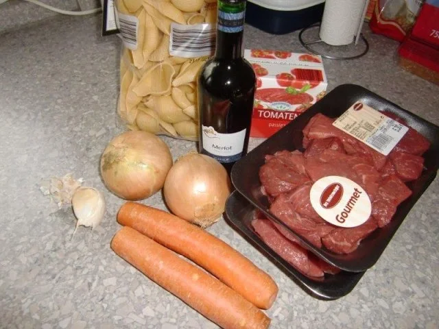 Muschelnudeln mit Rindfleisch-Ragout - Rezept - Bild Nr. 2