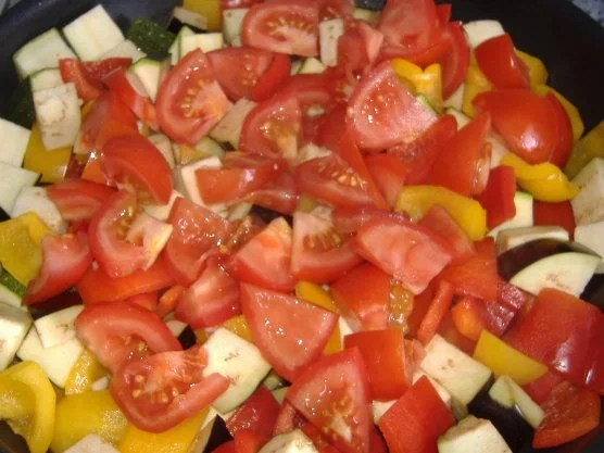 Rezept: Plescavica mit cremiger Ratatouille Bild Nr. 4 Plescavica mit cremiger Ratatouille - Rezept - Bild Nr. 4