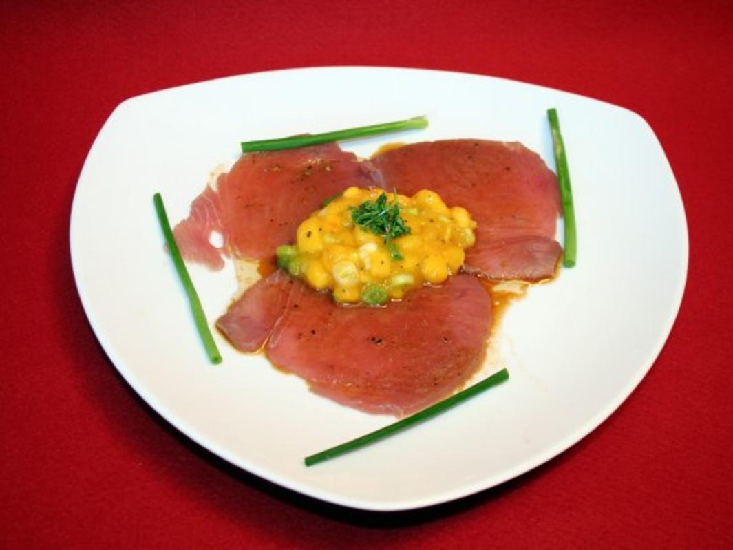Thunfisch-Carpaccio mit Mangosalat - Rezept - kochbar.de