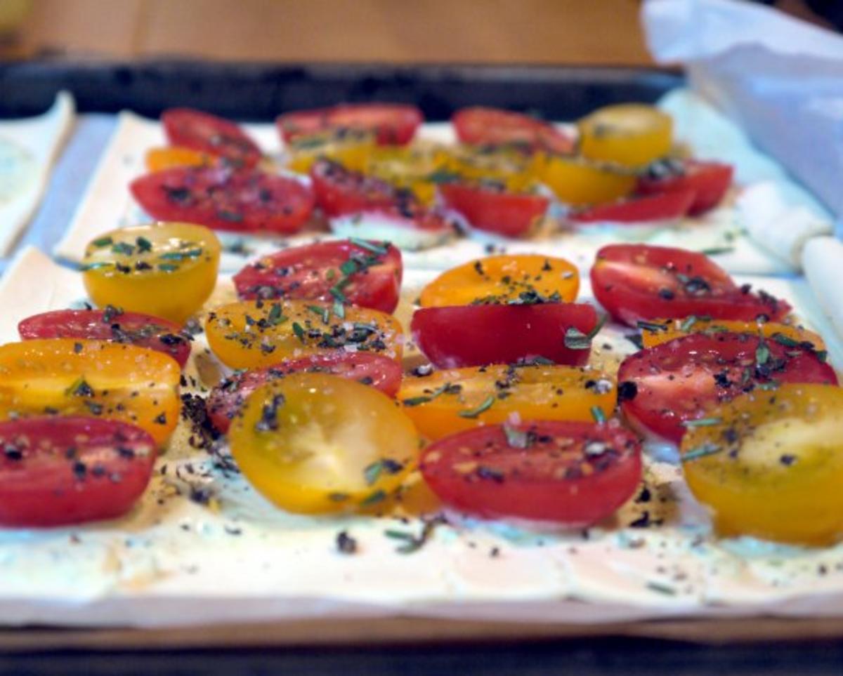 Blätterteigtarte mit bunten Tomaten und Pesto aus confierter Zucchini - Rezept - Bild Nr. 11