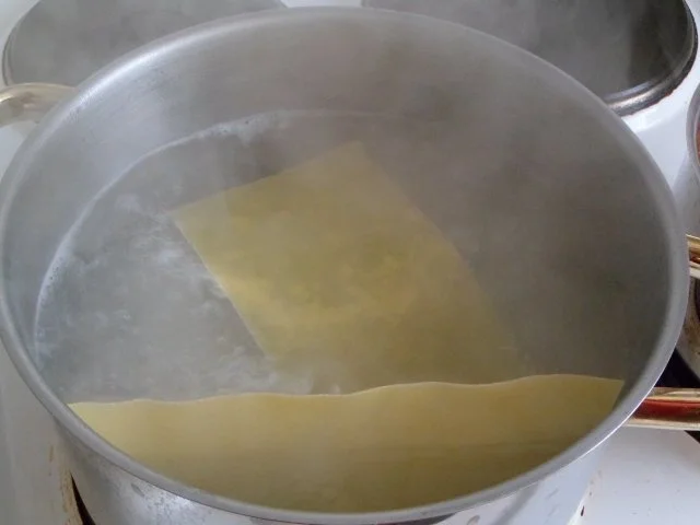 Gerollte Lassagne mit Thunfischfüllung - Rezept - Bild Nr. 8