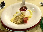 Gegrillter Obstsalat mit Crêpe vom Grill und Erdbeerchutney à la Kleeberg - Rezept