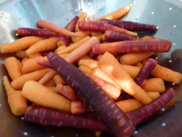 Vierfarbiger würziger Möhrensalat - Rezept - Bild Nr. 4