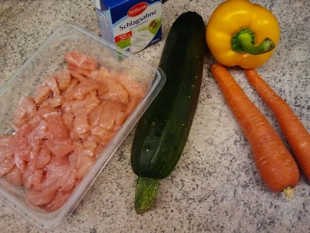 Rezept: Puten-Rahm-Geschnetzeltes Bild Nr. 2 Puten-Rahm-Geschnetzeltes - Rezept - Bild Nr. 2