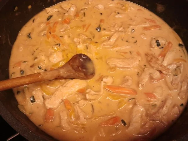 Rezept: Puten-Rahm-Geschnetzeltes Bild Nr. 6 Puten-Rahm-Geschnetzeltes - Rezept - Bild Nr. 6