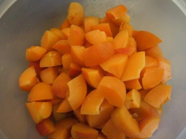 Backen: Aprikosenkuchen mit Schokostreusel und einer Überraschung - Rezept - Bild Nr. 7