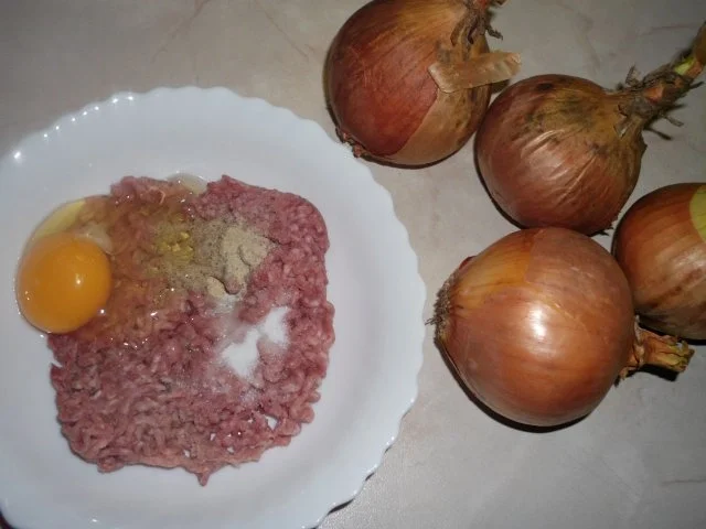 Rezept: Zwiebeln gefüllt Bild Nr. 2 Zwiebeln gefüllt - Rezept - Bild Nr. 2