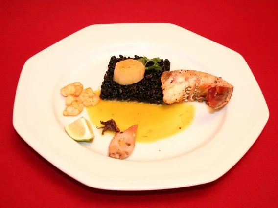 Rezept: Schwarzer Reis an lauwarmen Meeresfrüchten Schwarzer Reis an lauwarmen Meeresfrüchten - Rezept