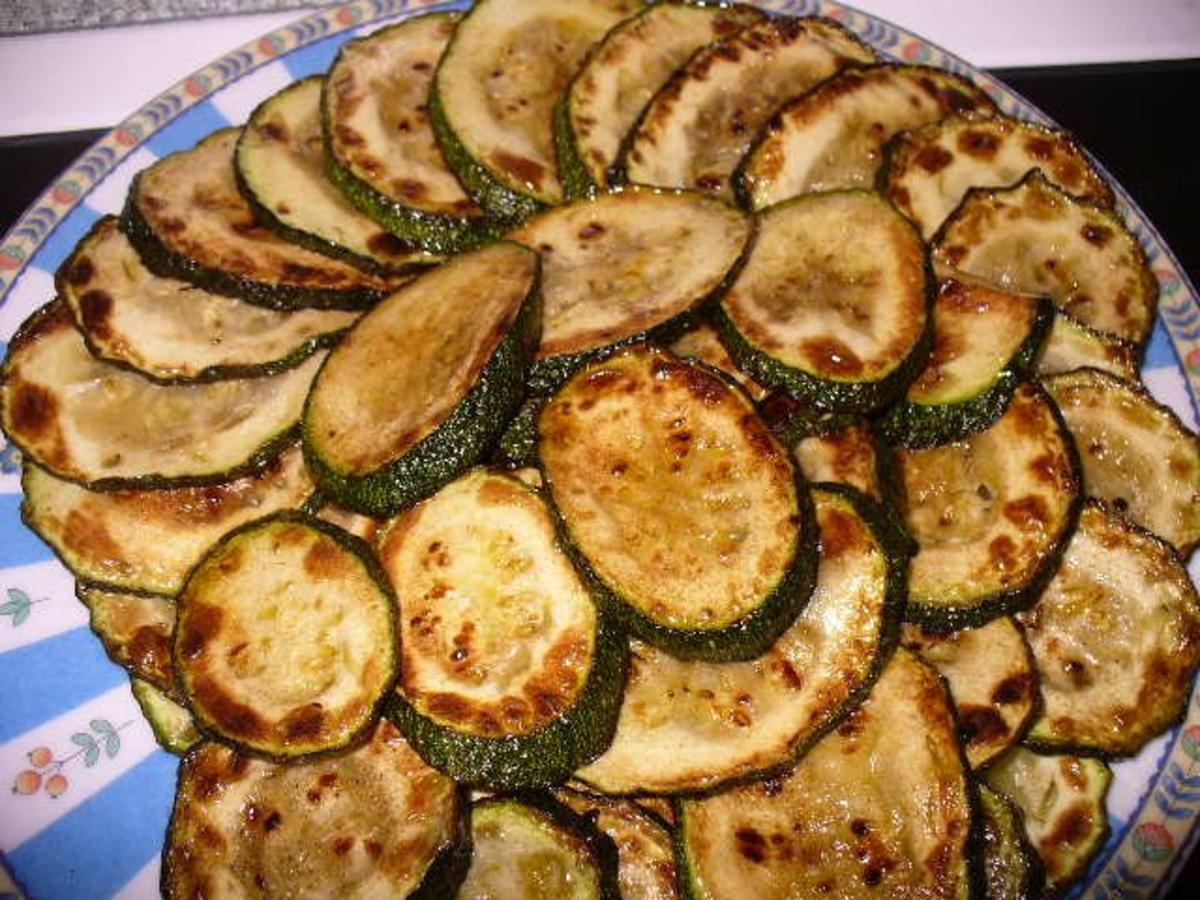 pikante Zucchini-Scheibletten - Rezept
