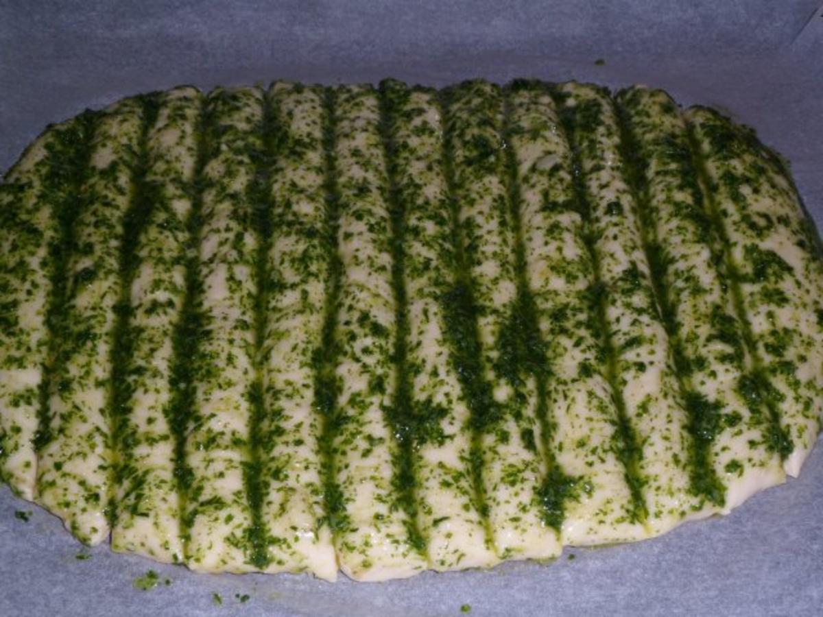 Käse-Knobi-Kräuter-Brot - Rezept - Bild Nr. 12