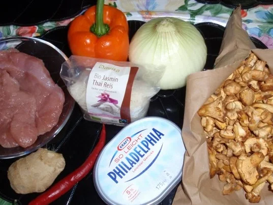 Rezept: Putenstreifen mit Pfifferlingen und Gemüsereis Bild Nr. 2 Putenstreifen mit Pfifferlingen und Gemüsereis - Rezept - Bild Nr. 2