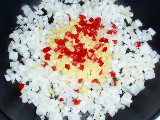 Rezept: Putenstreifen mit Pfifferlingen und Gemüsereis Bild Nr. 3 Putenstreifen mit Pfifferlingen und Gemüsereis - Rezept - Bild Nr. 3