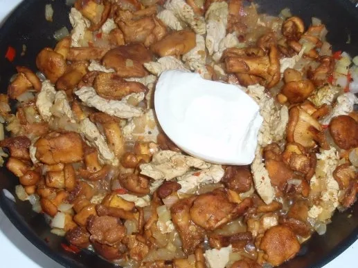 Rezept: Putenstreifen mit Pfifferlingen und Gemüsereis Bild Nr. 7 Putenstreifen mit Pfifferlingen und Gemüsereis - Rezept - Bild Nr. 7