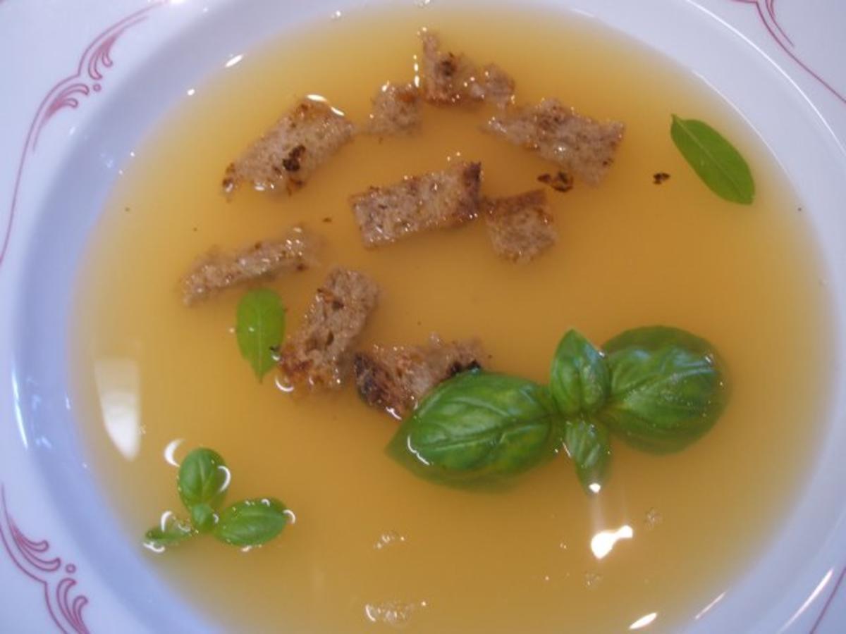 Suppen: Klare Tomatensuppe - Rezept