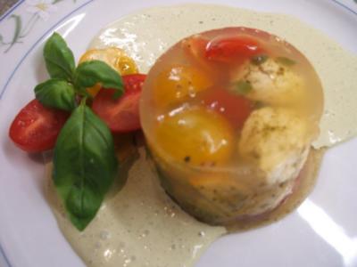 Rezept: Sülzen: Sommersülze "Caprese" auf Basilikumschaum Sülzen: Sommersülze "Caprese" auf Basilikumschaum - Rezept